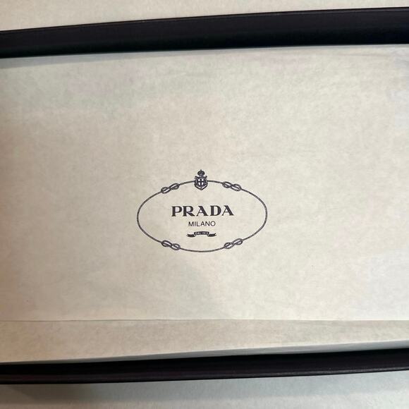 Black Prada tessuto nylon zip around wallet - Picture 6 of 16